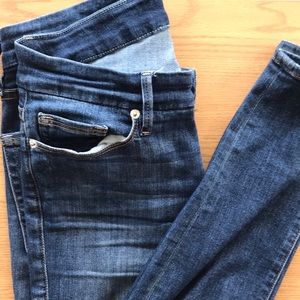 Good American Good Legs jeans